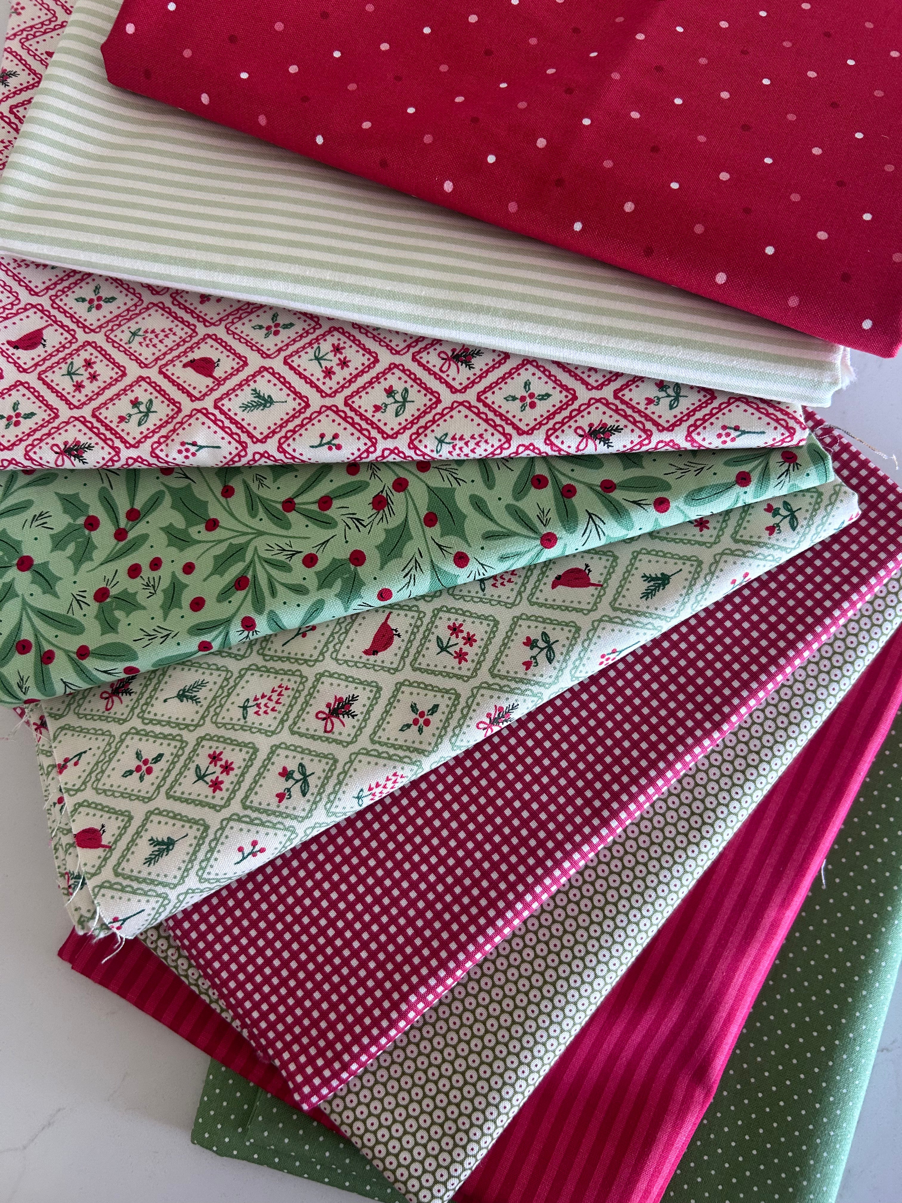 PRE-ORDER Holly Berry Holiday Quilted Patchwork Bow Kit